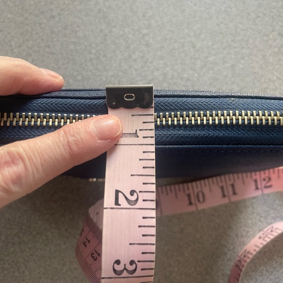 Calvin Klein Dark Blue Zippered Leather Wallet - Picture 8 of 8